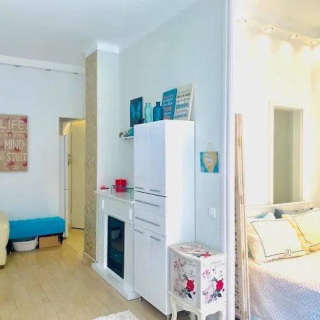 Sundeluxe & Balcony Apartment