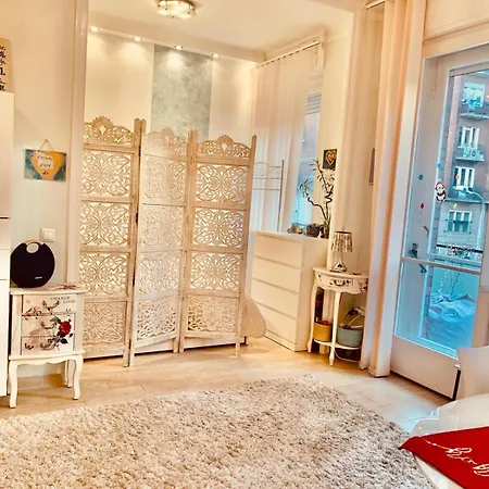 公寓 Sundeluxe & Balcony 布达佩斯